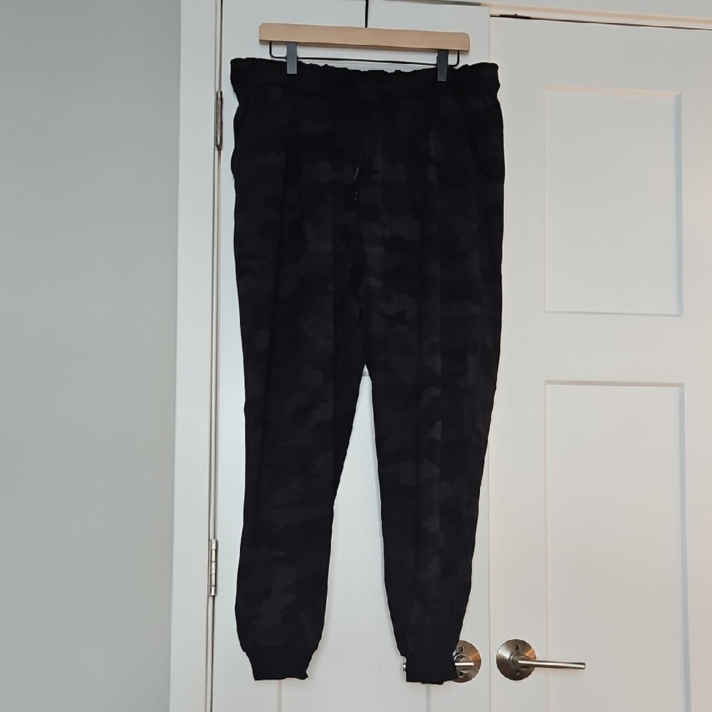 Lululemon Keep Moving Jogger